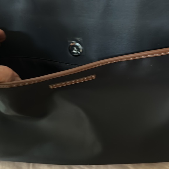Levenger expandable walnut leather briefcase - Picture 7 of 7